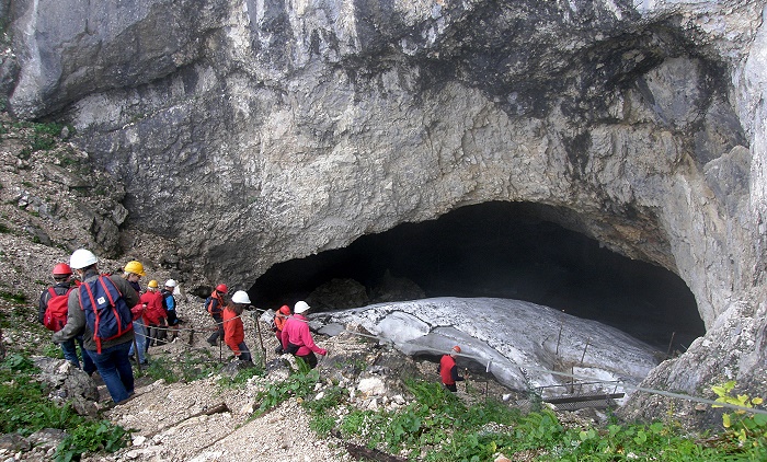 Eingang zur Eishöhle